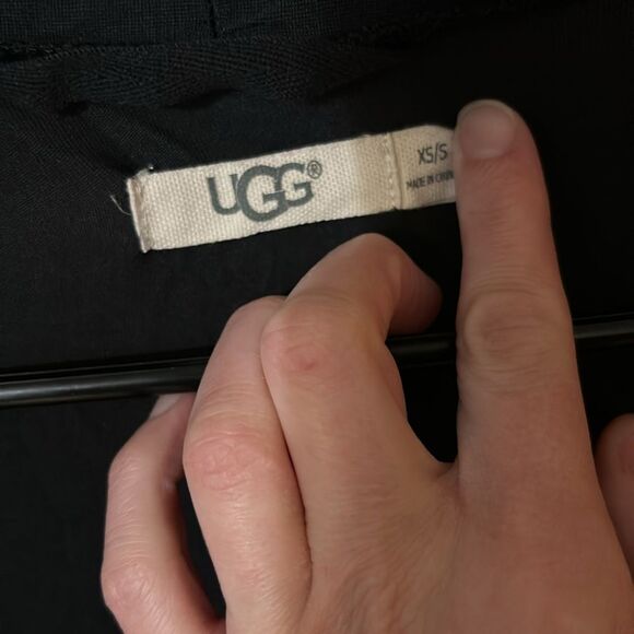 UGG black soft stretch long oversized flyaway cardigan Sz S/XS - Picture 4 of 8